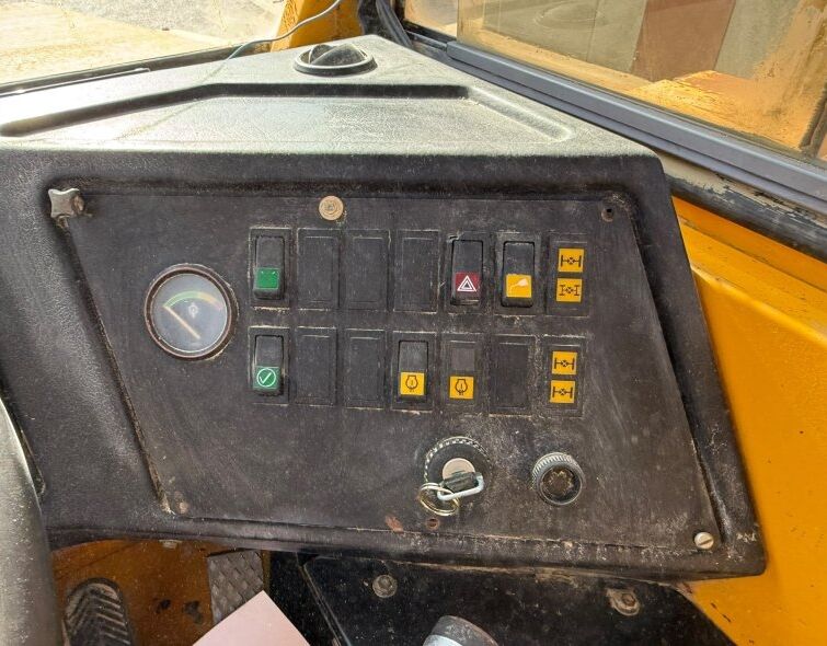 VOLVO A35